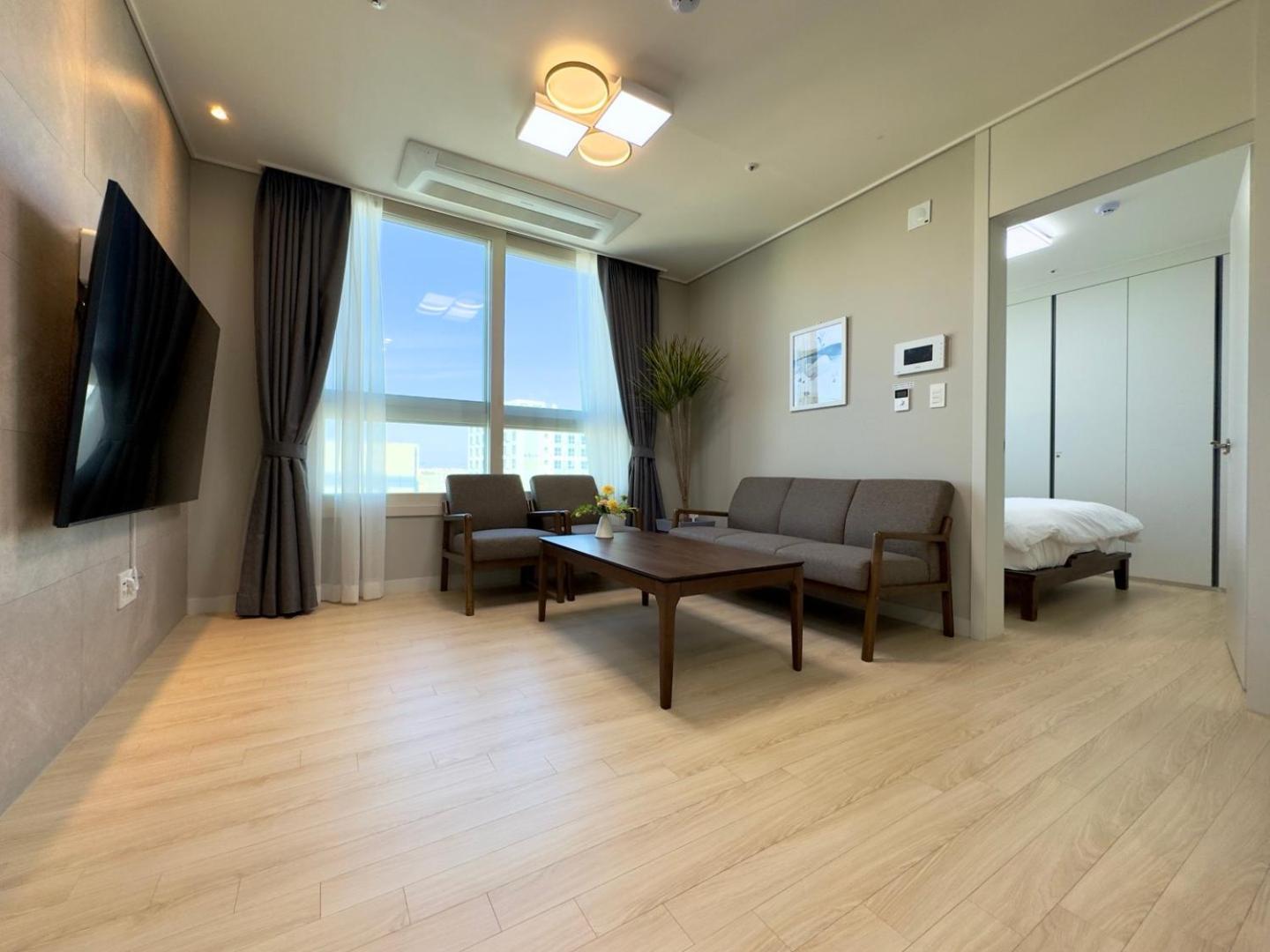 Eunhasu D&m Apartment *